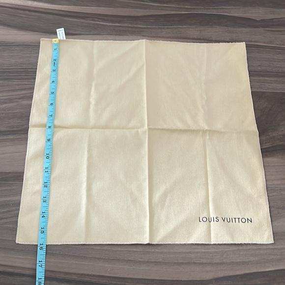 Authentic Louis Vuitton dust cloth - Picture 3 of 3